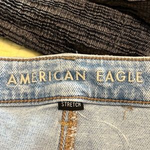 American Eagle mom jean style#2355412282 from 01/2020. Size 8
